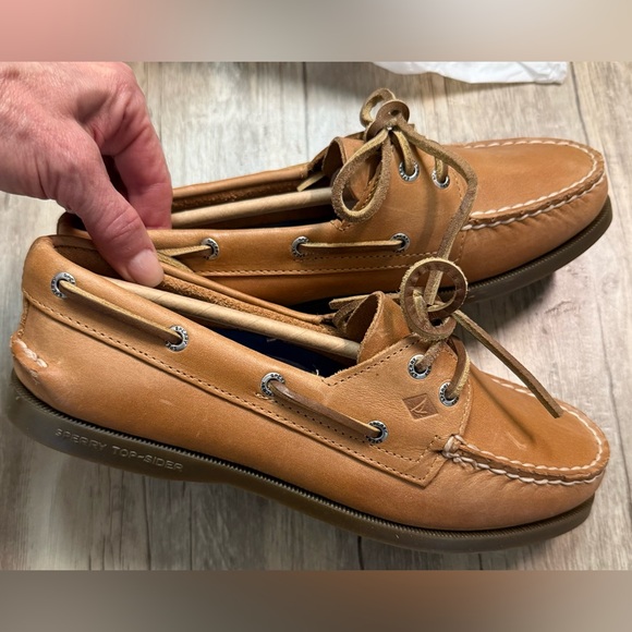 Sperry NIB Women’s Brown Leather Boat Shoes - Picture 2 of 6